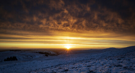 Fototapeta na wymiar Golden Sunrise, Muirshiel Country Park, Renfrewshire, Scotland, Uk