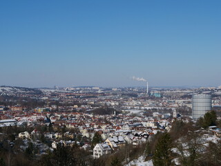 Panoramablick im Winter über die östlichen Teile der baden-württembergischen Landeshauptstadt...
