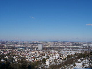 Panoramablick im Winter über die östlichen Teile der baden-württembergischen Landeshauptstadt...
