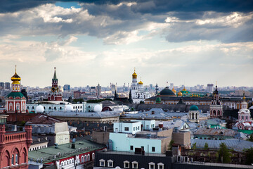 Obraz premium view of the city from the roof of the house