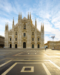 Alba in Piazza del Duomo a Milano, Italia, lombardia