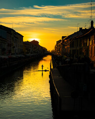 Naviglio Grande al tramonto a Milano, Lombardia, Italia