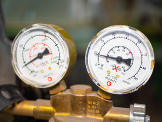 Pressure regulators are screwed onto the gas cylinder