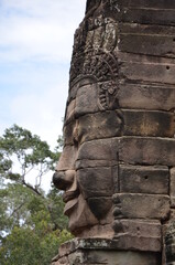 Naklejka premium VISAGE DE PROFIL DU BOUDDHA LE BAYON SITE ARCHÉOLOGIQUE D'ANGKOR