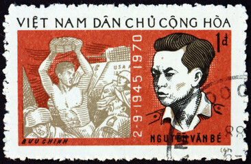 Postage stamp Vietnam 1970 Nguyen Van Be attacking tank