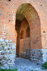 Zamek książąt mazowieckich w Czersku. Budowla gotycka zbudowana na przełomie XIV i XV wieku. © Albin Marciniak