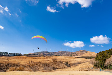 静岡県賀茂郡東伊豆町　細野高原とパラグライダー