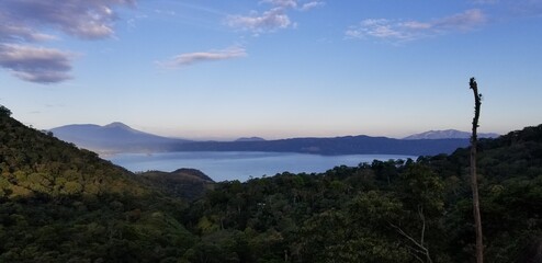 Lago de Ilopango - El Salvador - obrazy, fototapety, plakaty