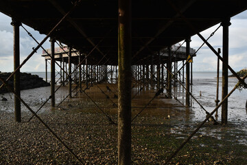 Geometrical architecture of a pier 