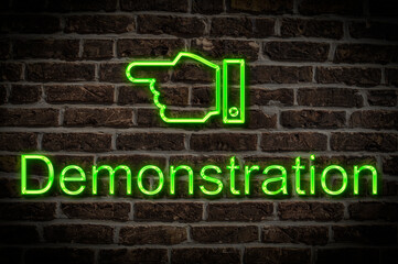 Fototapeta premium Leuchtreklame Demonstration