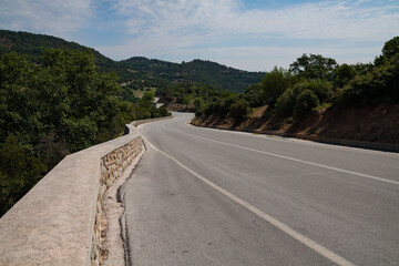 road to the mountain