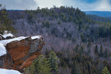 Snow on rock over cliff at Eagle's Nest Lookout