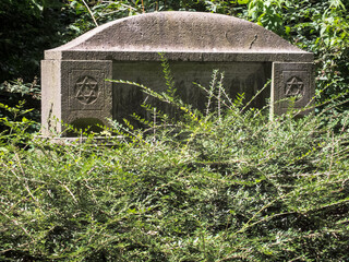Fototapeta premium Ostfriedhof Dortmund, Jewish part
