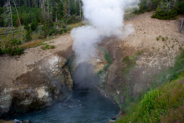 Fototapeta na wymiar hot springs at a national park