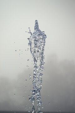 water; that; jumps; esguich; boucing