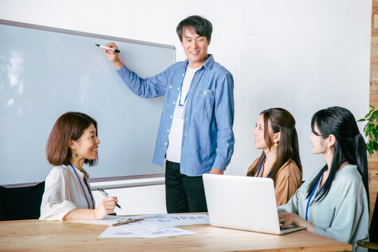 105,543 件の最適な 勉強会 画像、ストック写真、ベクター | Adobe Stock