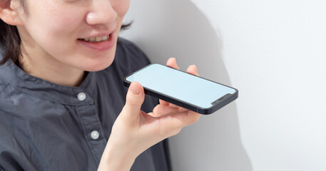 音声入力・若い女性