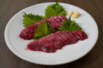 馬刺し