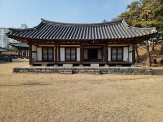 traditional Korean house