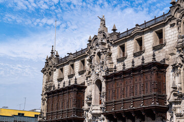 Fototapeta na wymiar Balcones de la Catedral de Lima, Perú