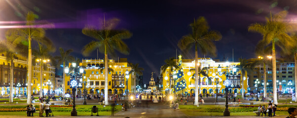 Plaza de Armas, Lima - Per&uacute;