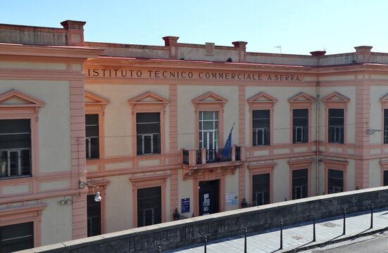 Napoli - Istituto Tecnico Commerciale da Corso Vittorio Emanuele