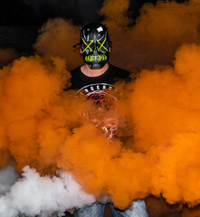 Smoke mit Maske 17