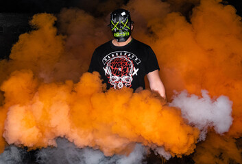 Smoke mit Maske 16