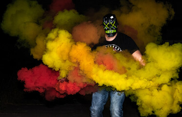 Smoke mit Maske 12