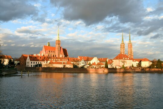 Wroclaw, zabytkowa dzielnica Ostrow Tumski, koscioly