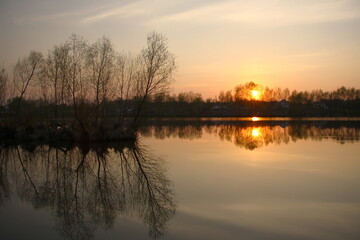 Fototapeta na wymiar Spring landscape - dawn over the spring river