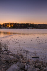 Winterlicher Sonnenuntergang am F&uuml;hlinger See in K&ouml;ln 