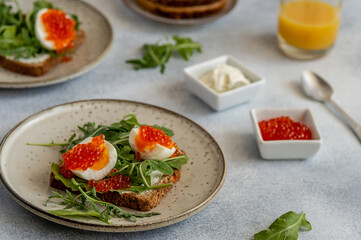 Bruschetta with egg and arugula