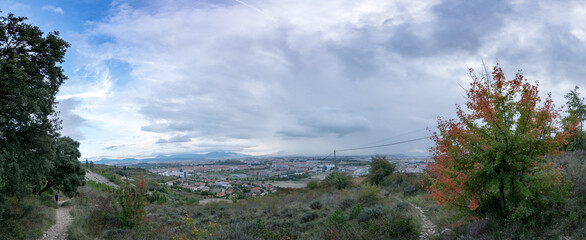 Wandern mit Blick auf Pamplona