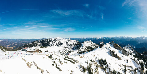 Fototapeta na wymiar Hochkar Gipfel in den Göstlinger Alpen im Winter.