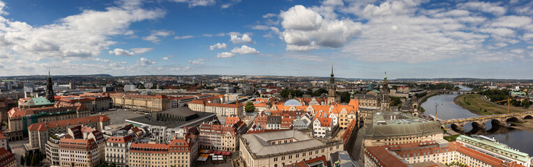 Fototapeta na wymiar Pamorama of Dresden on a beautiful day