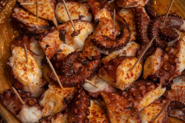 pulpo con aceite de oliva y especias