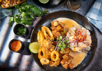 ceviche de pescado peruano