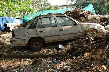 Abounded  car