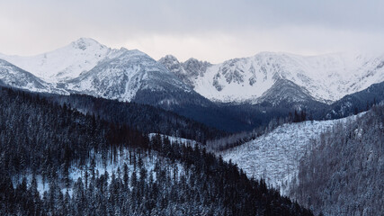 Snowy Tatra Mountains © Jakub Wąsowicz