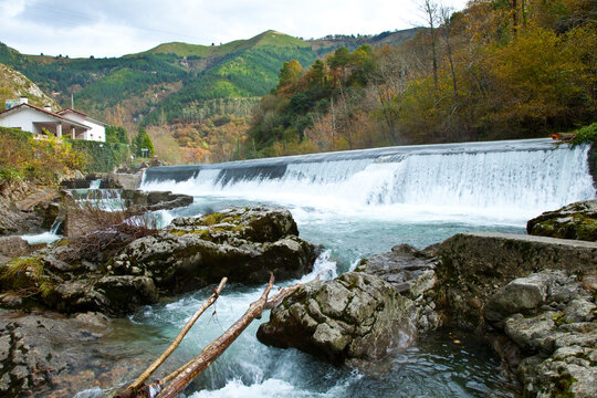 Paraje Natural Escala Salmonera de Ca&ntilde;o, R&iacute;o Sella, Ca&ntilde;o, Asturias