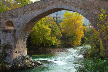 Puente Romano, Río Sella, Cangas de Onís, Parque Nacional Picos de Europa, Asturias.