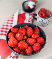 Fresa fresca en la mesa