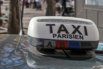 city taxi / parisien