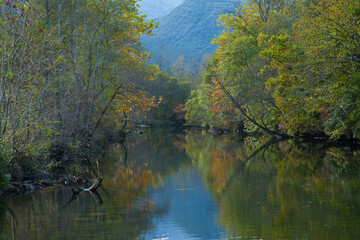 Río Asón, tramo alto entre Ramales y Arredondo.  Cantabria. España