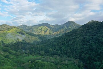 Fototapeta na wymiar Montañas de la Sierra Nevada de Santa Marta, Colombia