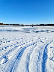Obraz premium frozen lake in winter