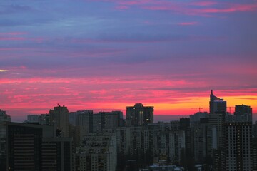 Fototapeta na wymiar Beautiful sunset light in a big city