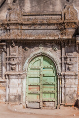Fototapeta na wymiar Old door in the center of Junagadh, Gujarat state, India