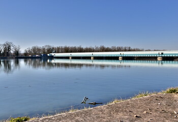 Wehr im Rhein bei Burkheim am Kaiserstuhl